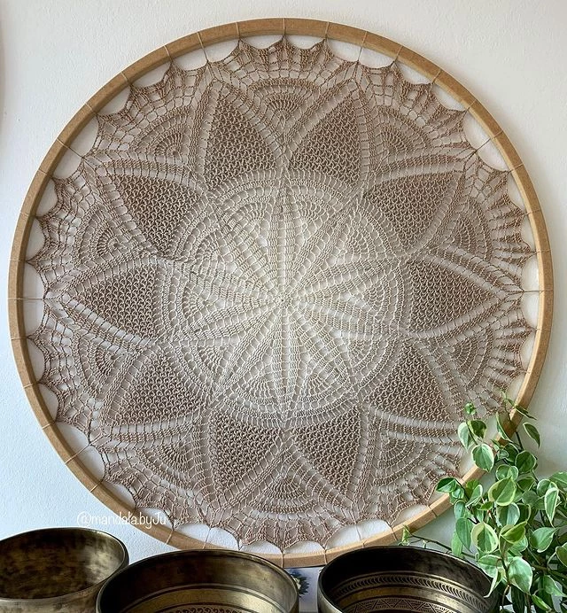 Mandala Na Parede De Crochê