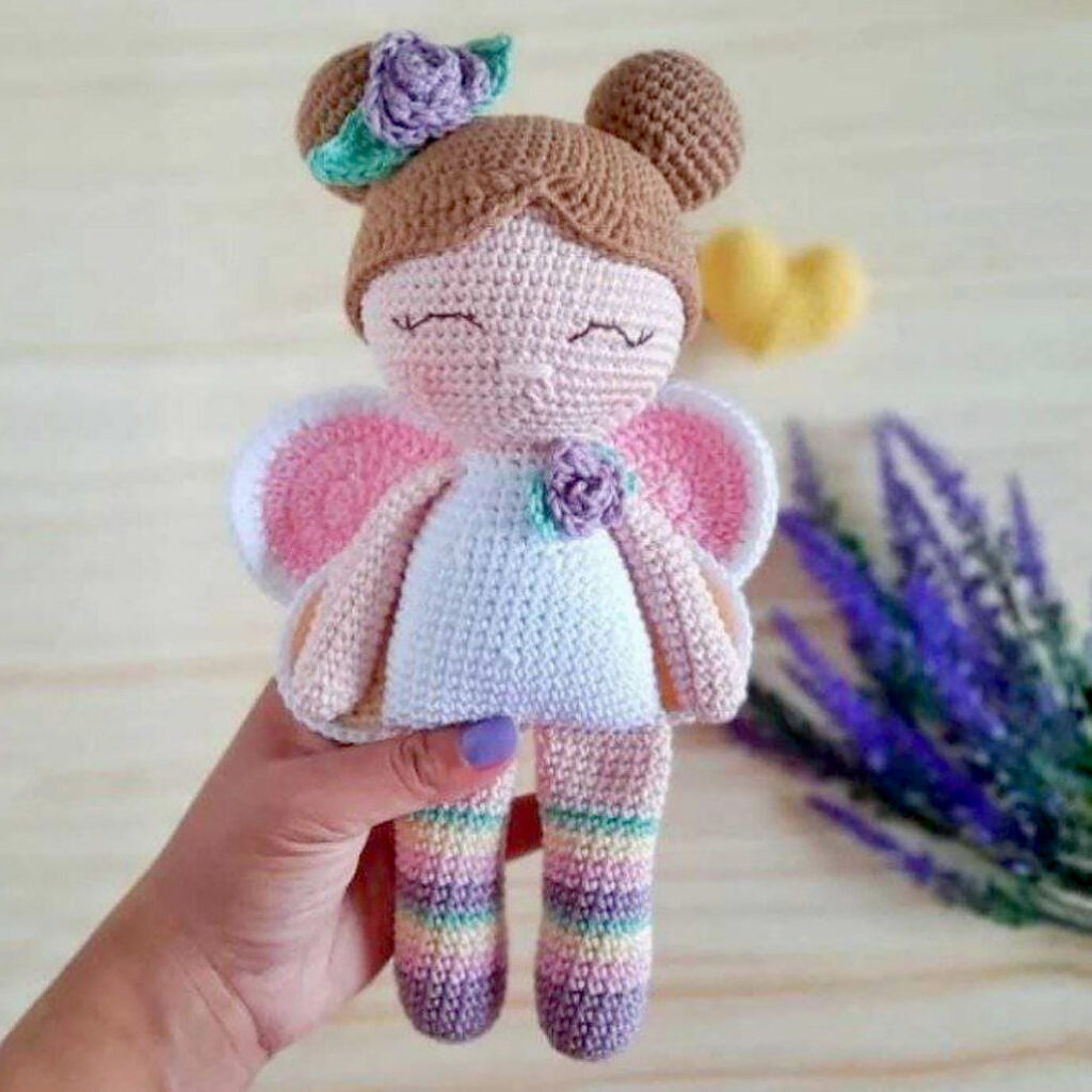 Boneca Amigurumi De Crochê