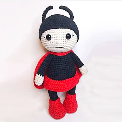 Boneca Amigurumi De Crochê