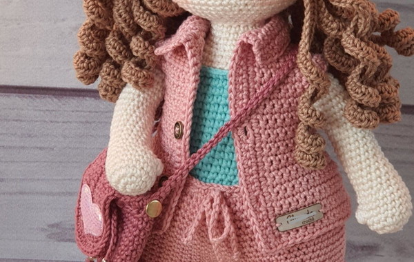 Boneca Amigurumi De Crochê