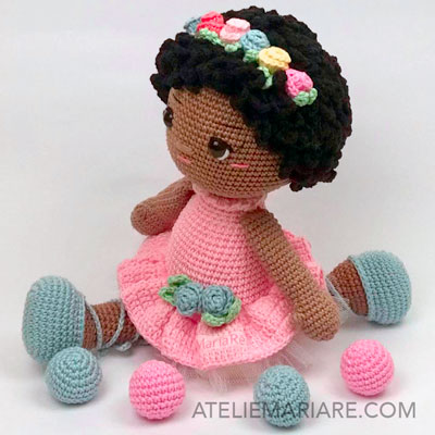 Boneca Amigurumi De Crochê